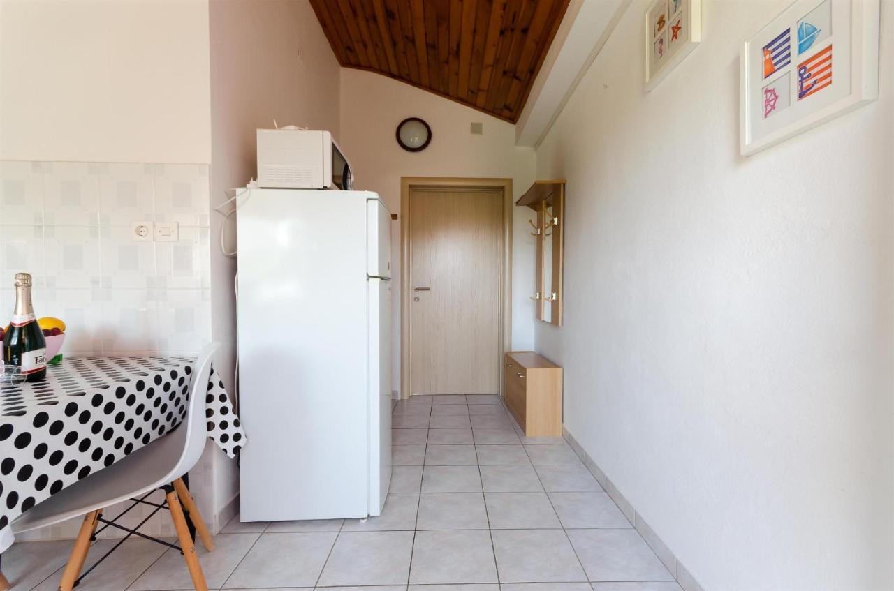 Apartments Anica F ロパール エクステリア 写真